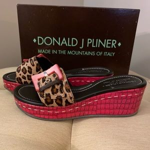Donald J Pliner Fushia/Leopard sandals